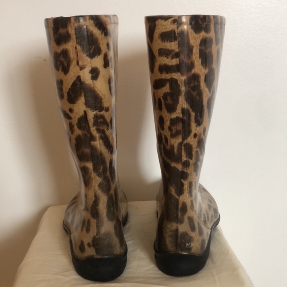 Sasha - Leopard Print Rain Boots 🐆 - Picture 7 of 10